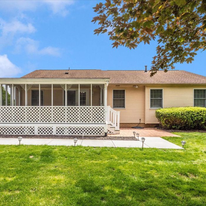 704 Bridlewreath Way